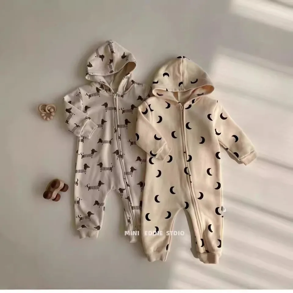 Detské oblečenie Kórejská karikatúra potlačená s kapucňou 2024 Spring Autumn Boys and Girls Baby Cotton Pohodlná jednotka kombinézy