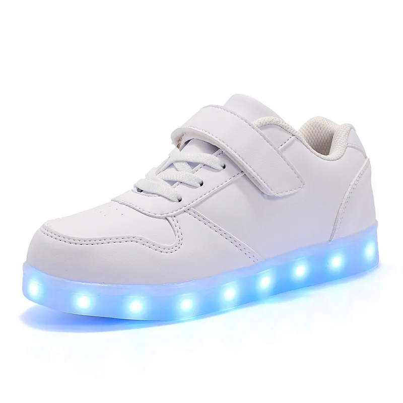 Detské športové topánky vedené svetelné topánky kožené plochá doska topánka USB nabíjanie Light up tenisky chlapci dievčatá Nová príležitostná obuv
