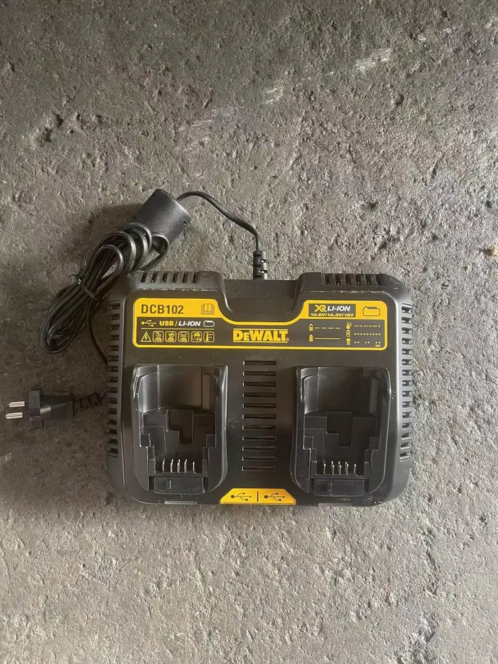 Dewalt DCB102 10.8-18v 4.0a Dual lítium-iónová nabíjačka 220V iba