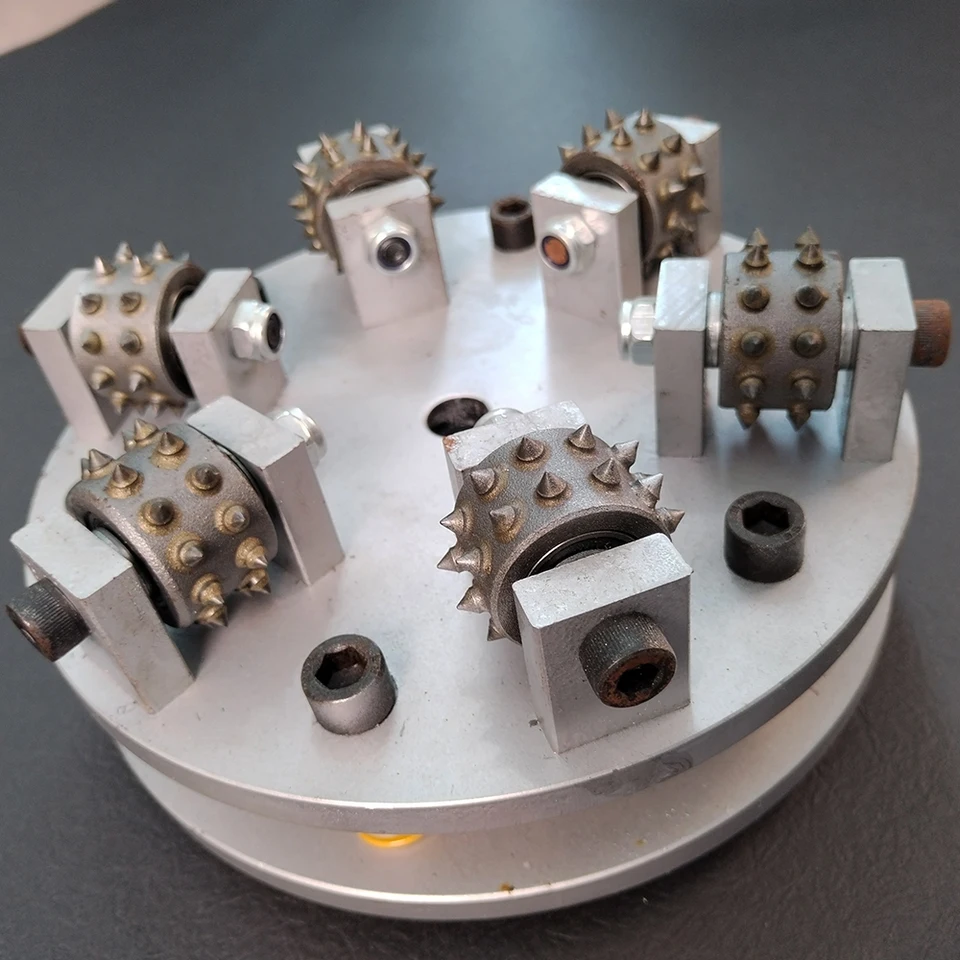 Diamond 6 Heads Zliatina Bush Hammer Hammer Litchi 6-rollers na brúsenie a leštenie kamenného mramorového žulového betónu