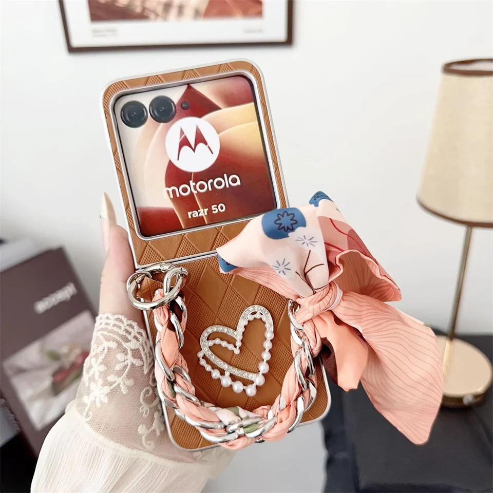 Diamondový vzor telefónu Puzdro pre Motorola Moto Razr 50 Ultra šál náramok PC Tvrdé škrupiny Spevná farba ochranný zadný kryt