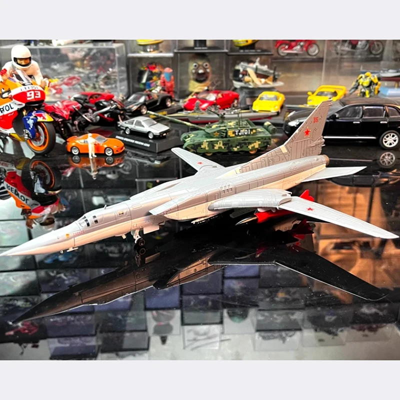 Diecast 1: 144 Ruský ruský TU22M3 TU22 BONDFIRE BOMBER TU95 Zliatina dokončená simulačný model suvenír Darčeky pre dospelého chlapca