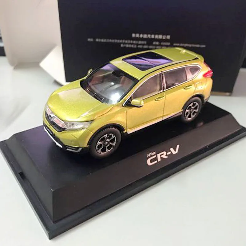 Diecast 1:43 Stupnica Honda CRV 2017 Model zliatiny SUV pre statickú dekoráciu mestského terénneho vozidla pre dospelých