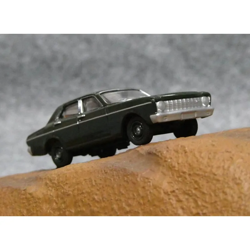 Diecast Alloy 1:87 1966 Ford Falcon XR Model svalového vozidla Piesková stolová scéna Displej prop pre dospelých Classic Collection Ornament Spot