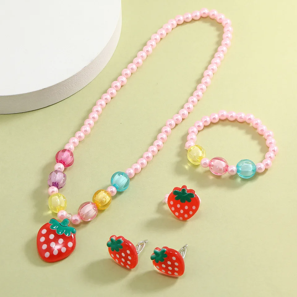 Dievčatá Imitácia Imitácia perly šperky sada roztomilý jahodový náhrdelník Náramok Rings Rings Fruits Stud náušnice Detský darček pre šperky darček