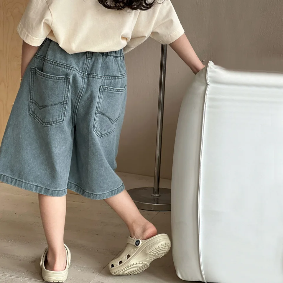 Dievčatá letné nohavice šortky 2024 Nové deti Piate štvrť nohavice letný módny štýl tenké letné deti džínsové krať