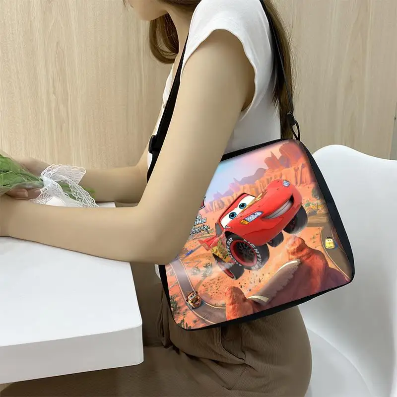 Disney Pixar Cars Lightning McQueen Print Kabelky Dámske kauzálne ramenné tašky Crossbody Bag Girls Fashion Prenosná taška