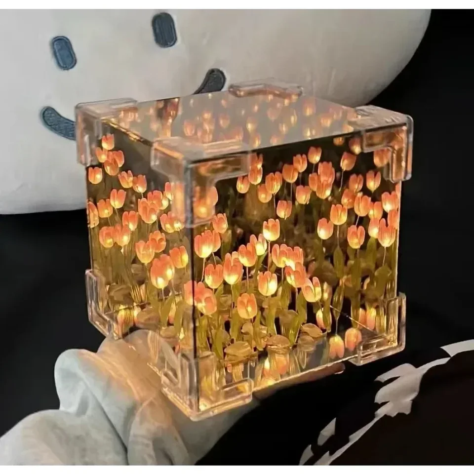 DIY Tulip Flower Sea Cube Trojrozmerná kreatívna nočná lampa Materiál pre priateľku pár priateľky Miniatúry
