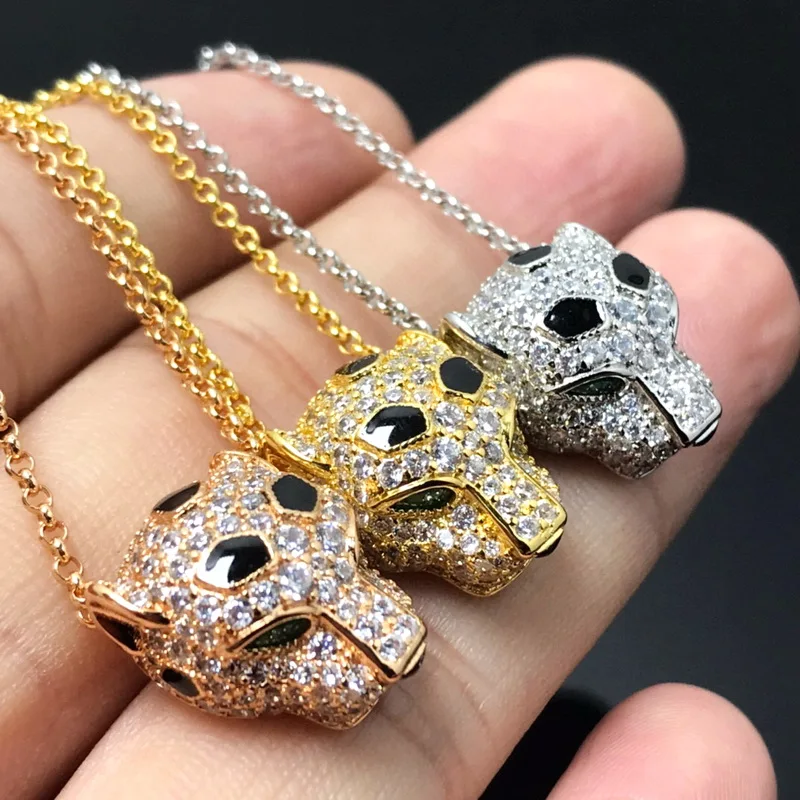 Dizajnérsky kolekcia Náhrdelník Dámske dámske osadené zlaté farby Zelené oči Vložka Full Zirkón Leopard Head Prívesok