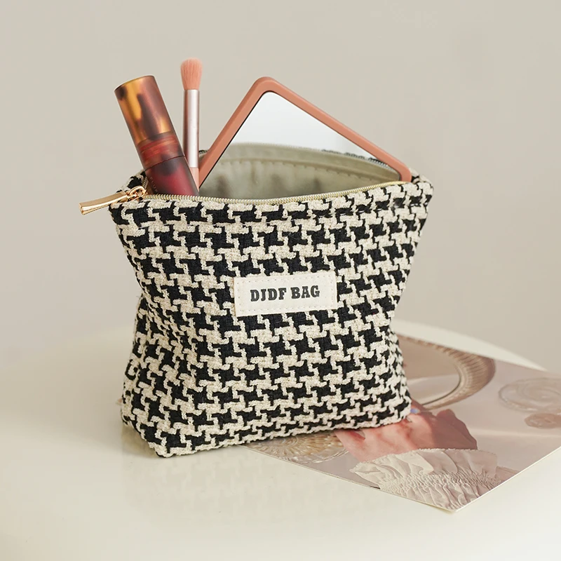 DJDF Black & White Houndstooth Dámska kozmetická taška Small Soft Canvas Prenosný úložný vrecko Prenosné toaletné vrecko mince Cin Ins Ins