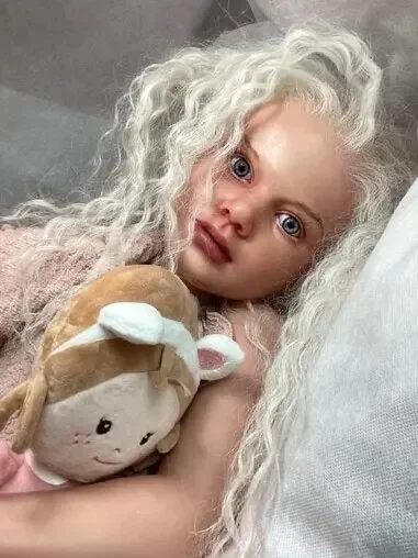 DLS Prispôsobené LimitedSupply 42 palca 4 kg Reborn Baby Gabriella s ručne zakorenenými vlasmi maľovanými súprava Obrovské dievča s látkovým telom