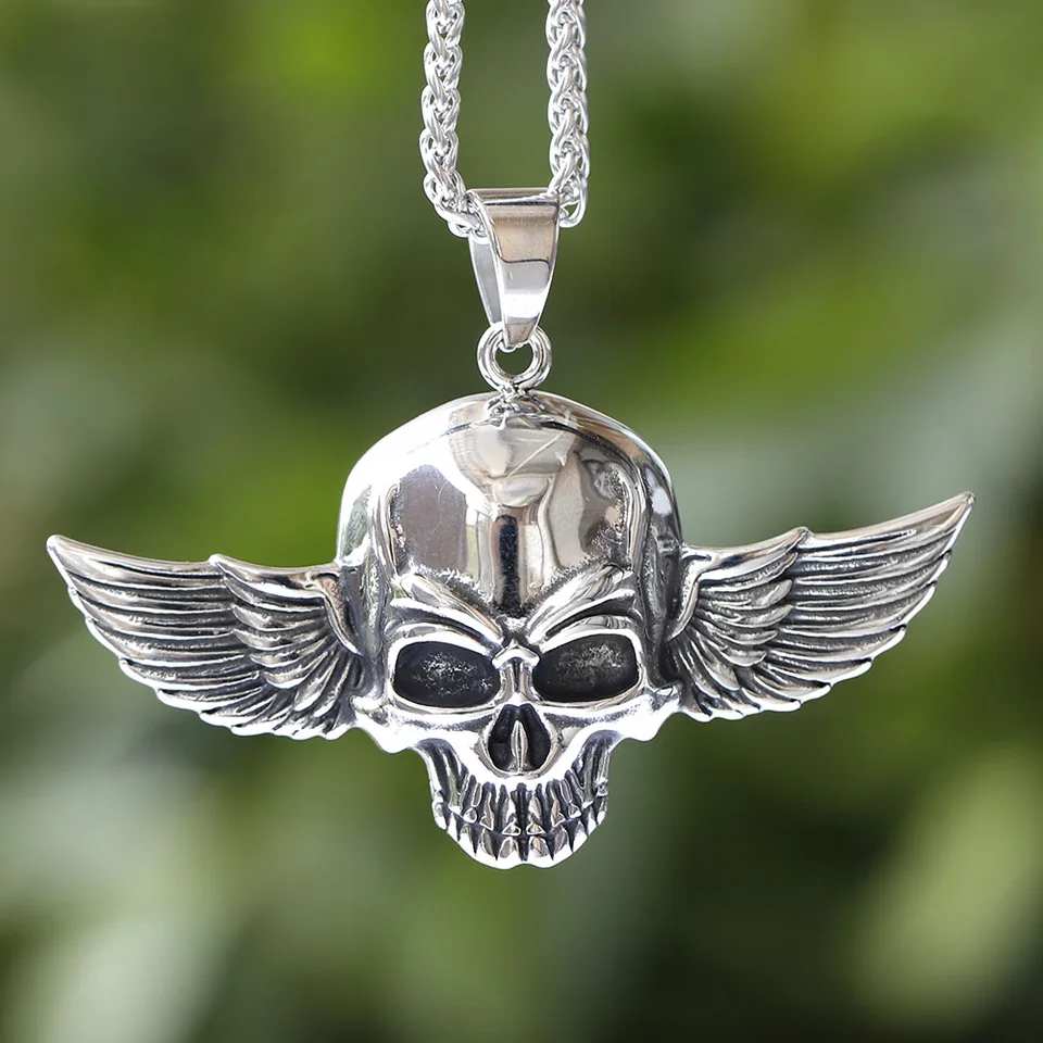 Dobrý leštený 2024 Nová Cool Skull and Feather Pendant Náhrdelník módne kovové reťaze šperky Muž Ženy Punk doplnky darček