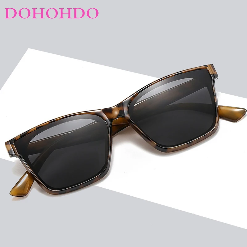 Dohohdo personalizované štvorcové nitovacie okuliare pre ženy pre ženy dospelé plážové slnečné okuliare Vintage Sun Gula Glasses UV400 Oculos de Sol Feminino