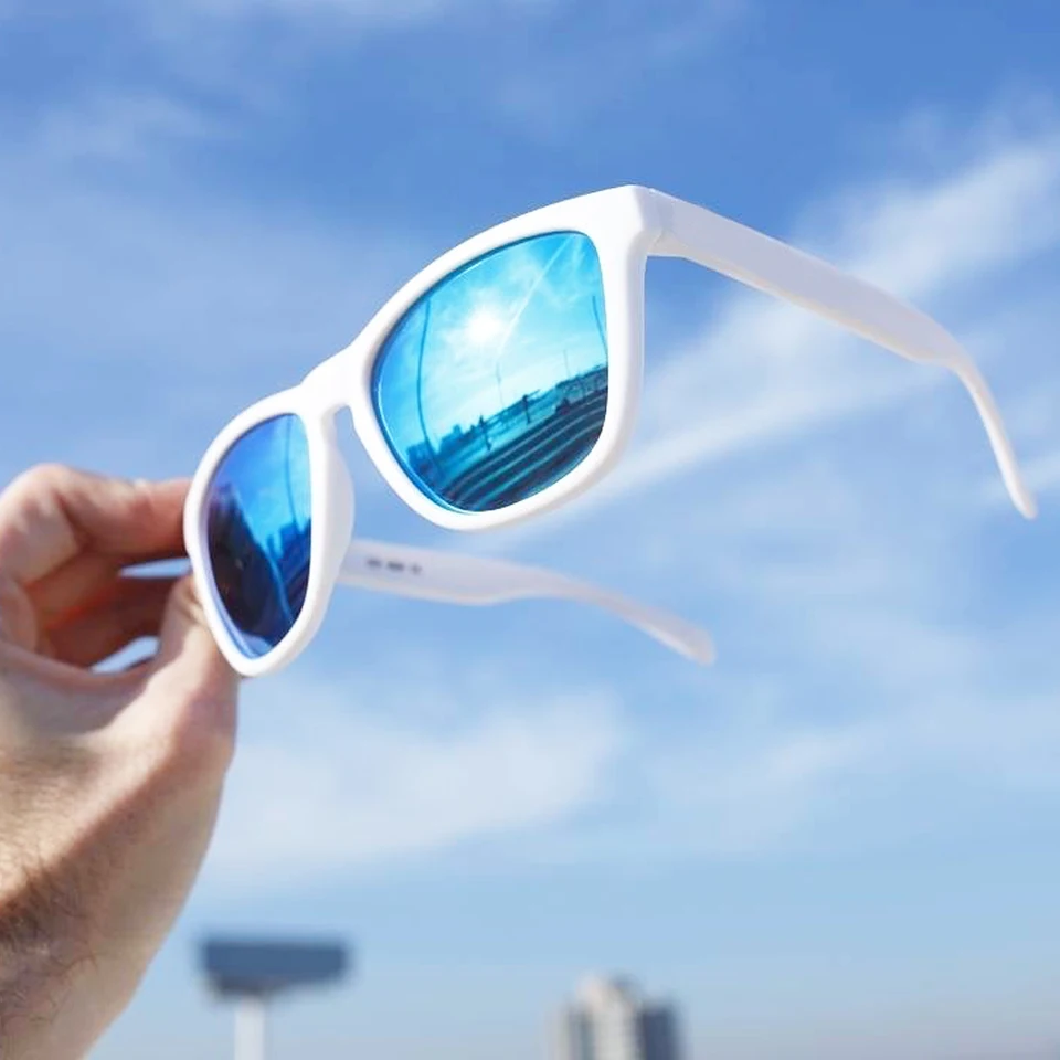 Dokly Unisex Biely rám modrý šošovkový slnečné okuliare zrkadlo Oculos Sun Gula Gafas de Sol Fashion Slnečné okuliare muži a ženy okuliare