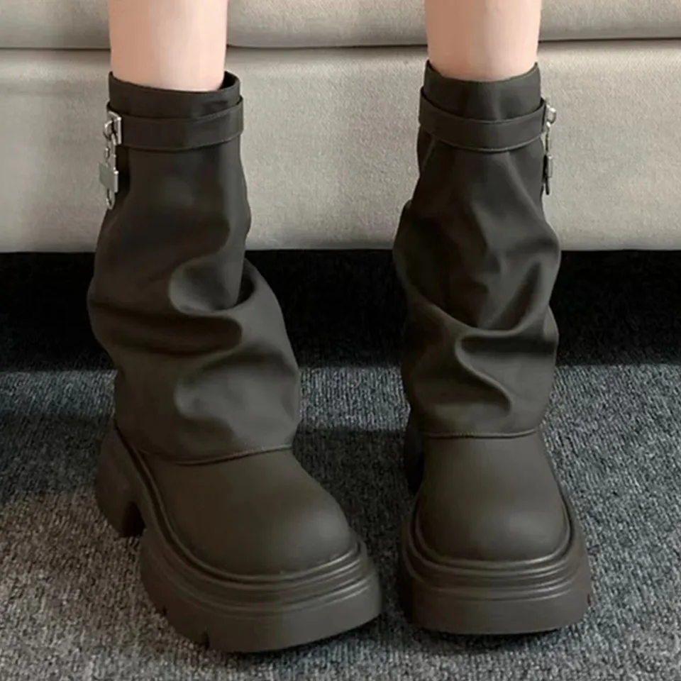Doratasia Ženy 2024 Nová sklz-on platforma preložená cez topánky Chunky Mid Cover Metal Round Toe Cool Punk Gothic topánky pre ženy