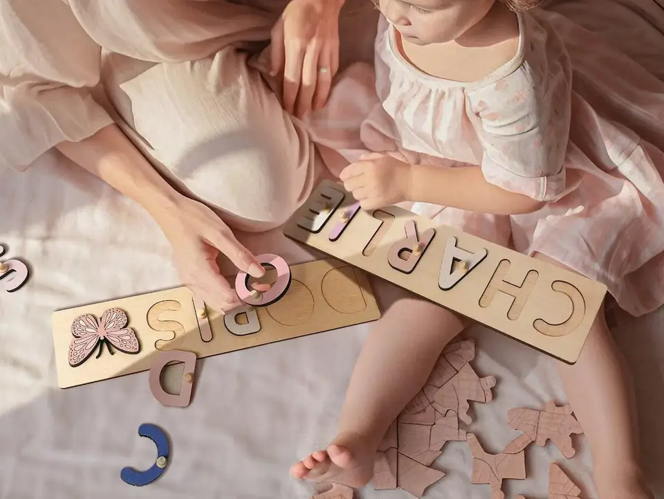Drevená doska puzzle Vlastné algebraické drevené meno puzzle Personalizované predškolské hádanky Hračky pre chlapcov z dievčat, vzdelávacie puzzle