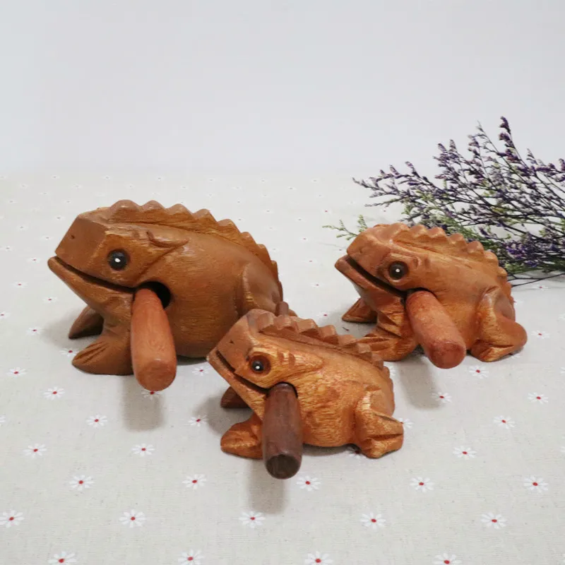 Drevená šťastná žaba Thajsko Tradičné remeselníky Croaking Musical Instrument Domáca kancelária dekor fengshui vyrezávané ozdoby pre deti