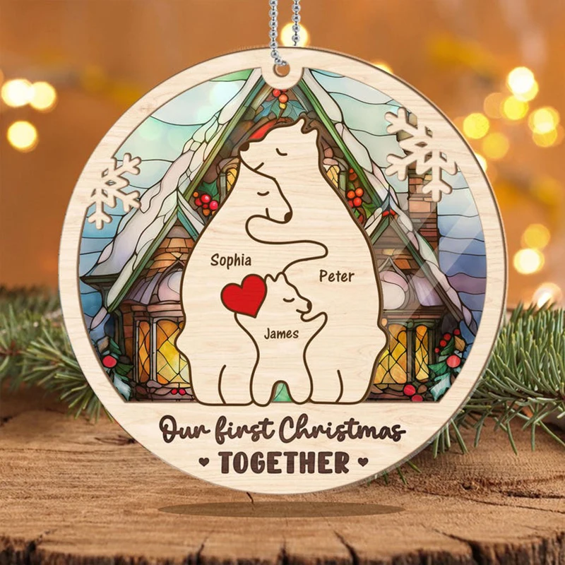Drevené ozdoby vianočného stromu Drevené medvedie rodinné puzzle Vlastné meno Rodina pamiatka Bear Family Suncatcher First Baby Gift