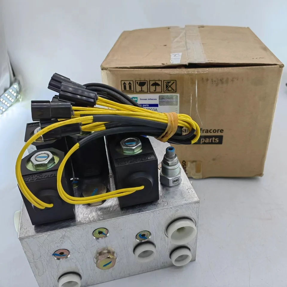 DX400 DX500 DX520 pre Doosan ENCAV K1028003A Rotačný mini olej solenoid Pilotný hydraulický solenoidný ventil pre diely rýpadla