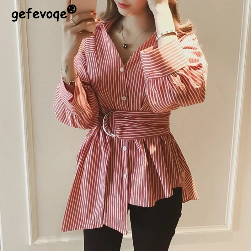 Dámska kórejská módna šnurovanie pruhovaná blúzka V krk asymetrické gombíky Up Tirt Turnist Long Ruckve Loose Tops Elegantné Blusas
