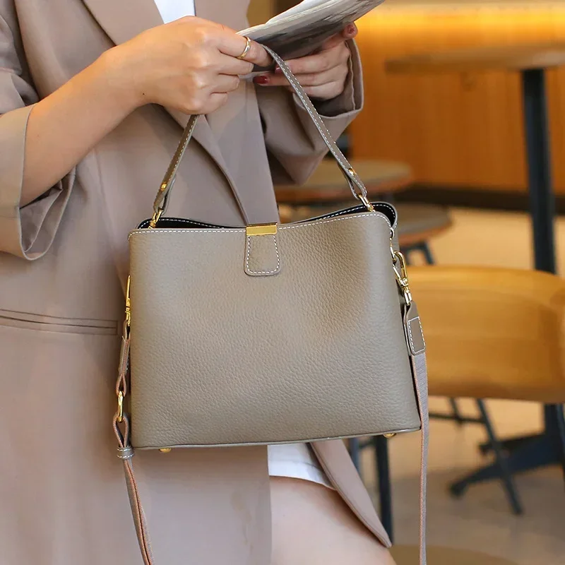 Dámska originálna koža tote taška Nová prvá vrstva Cowhide Vestrabilná taška Dámsky luxusný výklenok ramená Crossbody Bag Bag