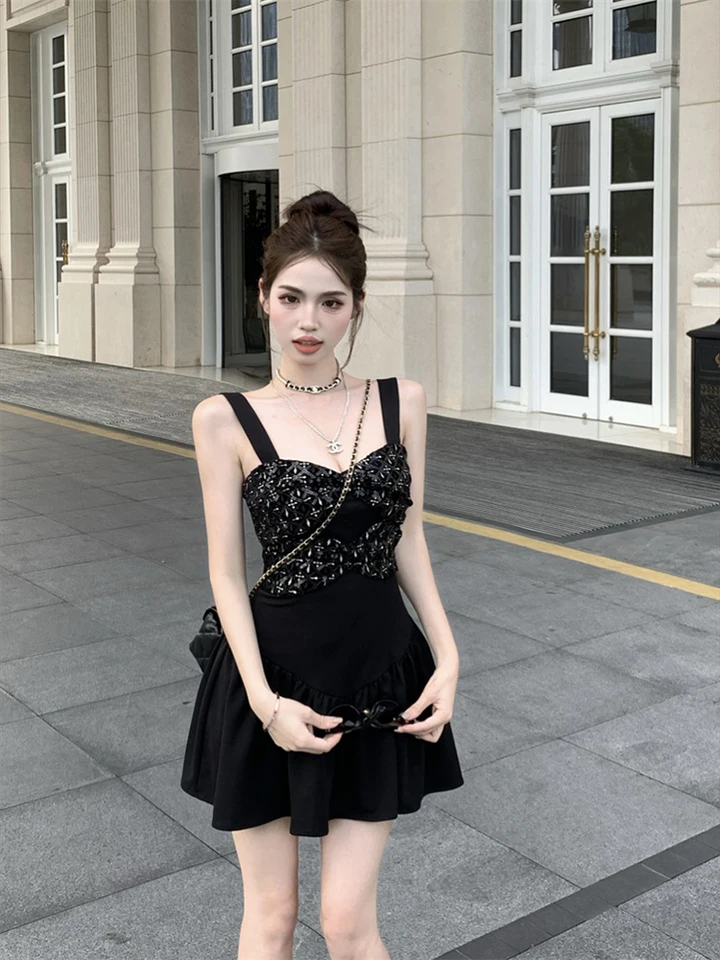 Dámske flitry Patchwork Mini šaty leto čierny štíhly pás A-line krátke šaty sexy špagety remienok Vestidos