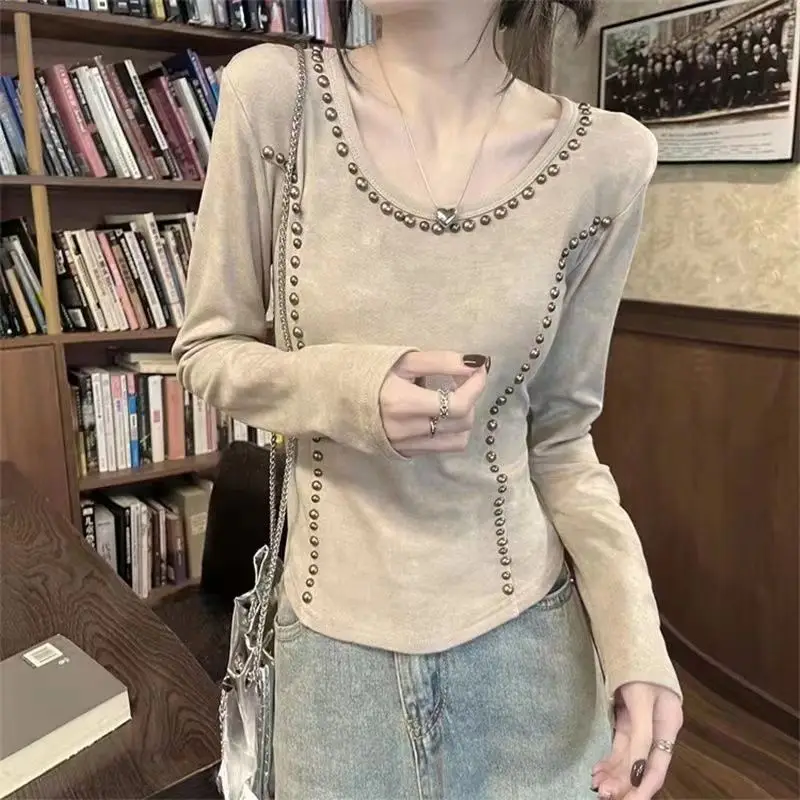Dámske jesenné a zimné hrubé dno pridané zamatový nový štýl s teplou a tenkou vnútornou vrstvou High-end Sense Nemecka Velvet T-shir