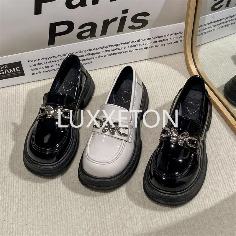 Dámske kožené ploché topánky Spring New Women Casual Mary Jane Jane kožená módna módna módna ústa dizajn veľkých veľkých veľkostí 35 40