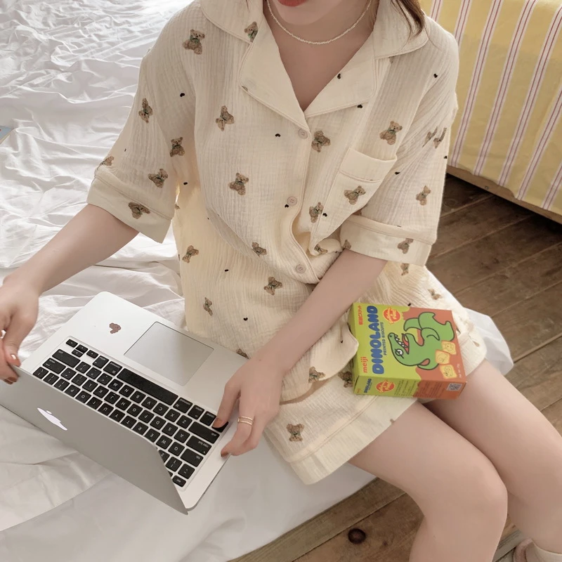 Dámske pyžamy Nové letné rukávy Krátke rukávy Soft Sleewear Set Grid Cartoon tlač pyžama žena domáce nočné oblečenie Set Cardigan