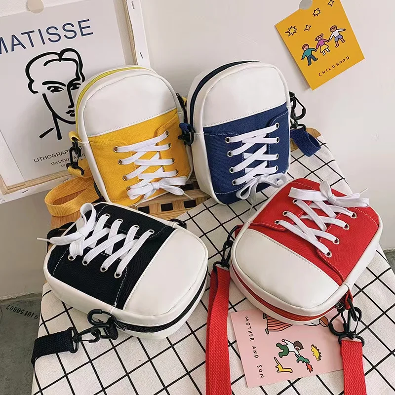 Dámske ramenné taška luxusná dizajnérka kabelka 2023 módne plátno Crossbody taška osobnosť topánky Tvar Messenger taška vtipná kabelka