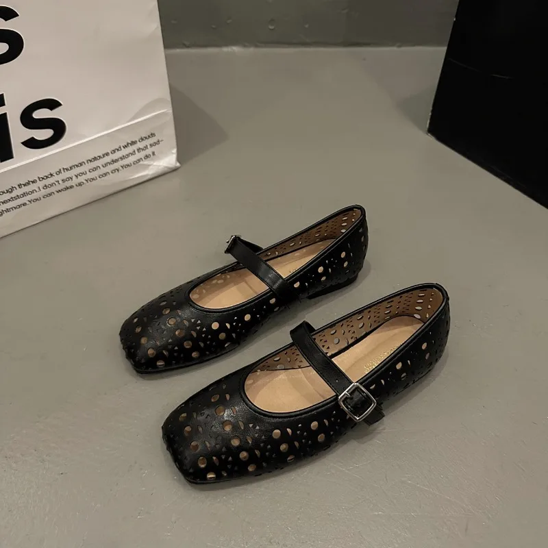 Dámske topánky retro dutá Mary Jane Shoes 2024 Nová jarná a letná kolo prsty plytké ústa mäkké ploché baletné topánky