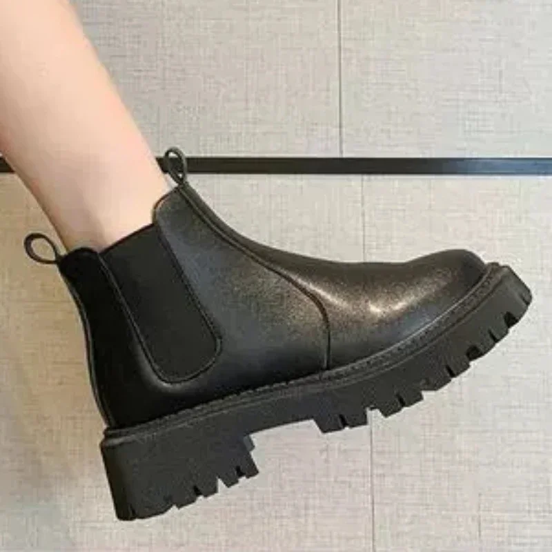 Dámske topánky v predaji 2023 Slip On Women's Boots Autumn Round Round Toe Solid Naked Boots Platforma stredné päty vodné módne topánky