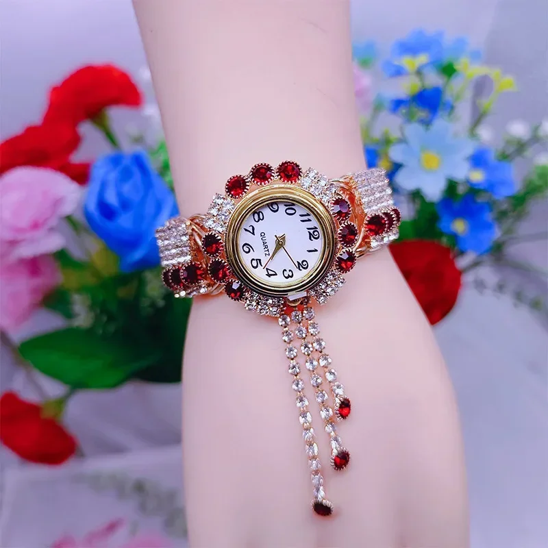 Dámsky Quartz Watch Gold Luxury Restiches pre ženy sledujte dámy športové šaty kamienok módne módne dámy hodinky