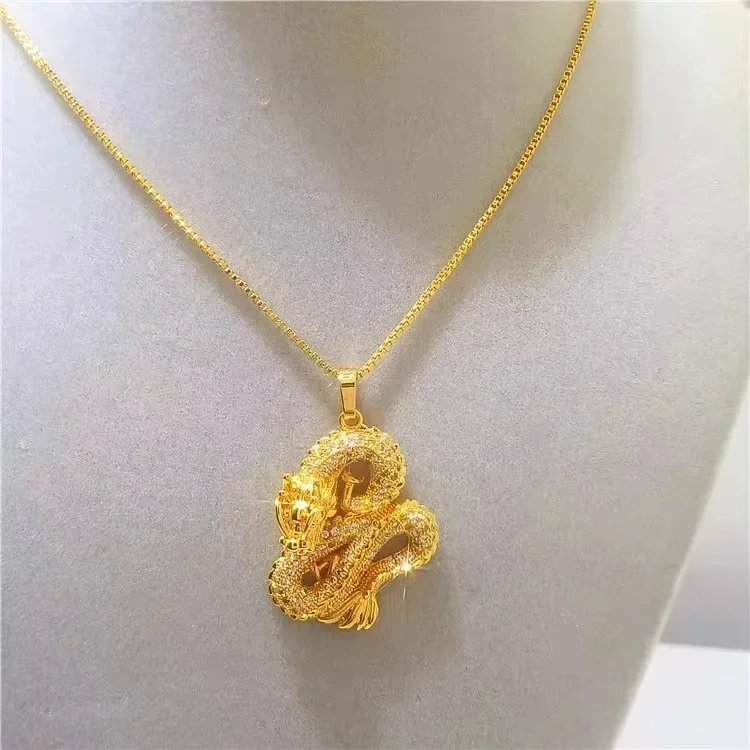 Dámy, ktoré dominujú 18k zlatý náhrdelník Au750 Dragon prívesok bohatý náhrdelník šperky