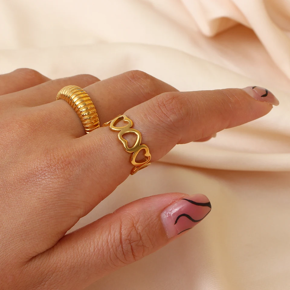 Ebbelle Hollow Heart Love Design Design Gold Rings for Women Romantická roztomilá nehrdzavejúca oceľ Real Gold -Glated Wide Index Ring Darček