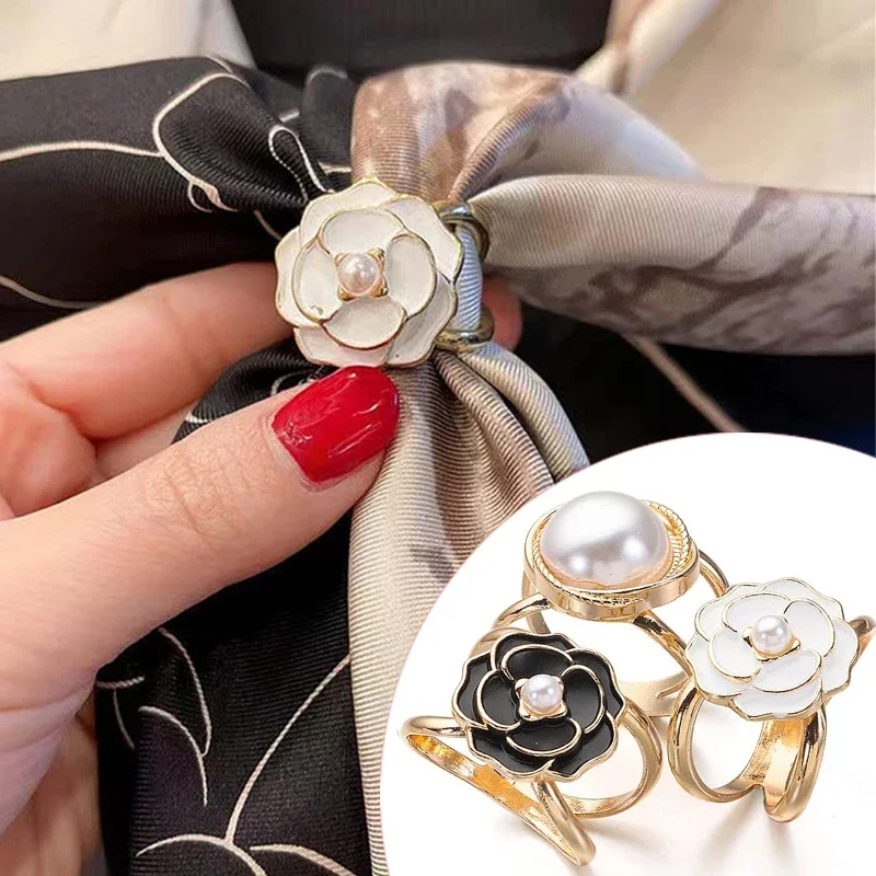 Elegantná perlová kvetinová šatka prsteň pre ženy šál prsteň spona módna kovová šatka klip Buckle Lady Dievčatá Denné doplnky