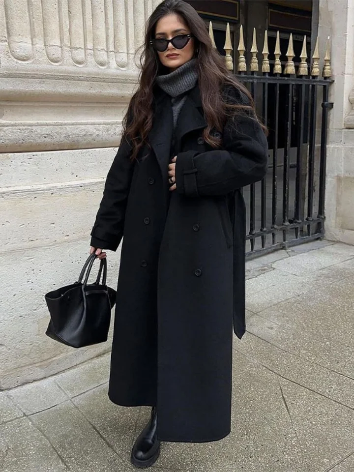 Elegantné čierne dvojité klopné pásové kabáty Chic Woman Woen Loose Full Ruckve Dlhá bunda 2025 Nová Lady High Street Overcoat