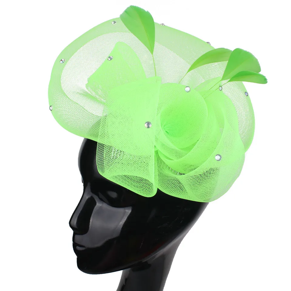 Elegantné ženy módne svetlozelené fascinátory klobúk klobúky s vlasovými klipmi s ozdobným periam Vlasové doplnky nevesta