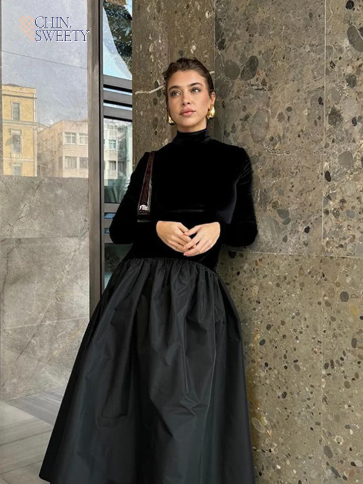 Elegantné ženy Čierne zamat s dlhým rukávom skladané lemové šaty móda napoly vysoký golier Slim Fit Maxi šaty 2025 Lady Chic Party Gowns