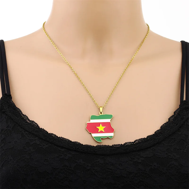 Európska a americká mapa z nehrdzavejúcej ocele z prívesného náhrdelníka republiky Suriname Flag