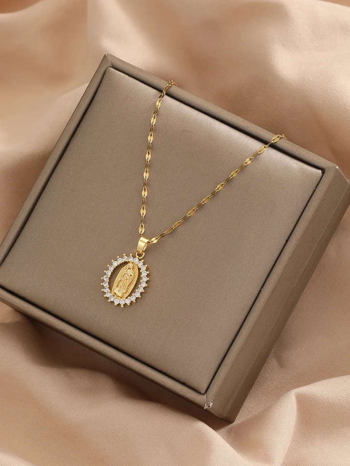 Európska a americká móda a nádherná dámska hviezda All Sky Micro Micro Inlaid Farebný zirkon Virgin Mary Hollow náhrdelník