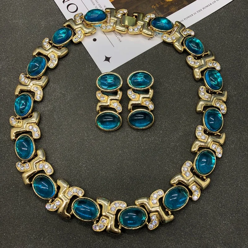 Európske a americké módne trendy Vintage čerstvé jazero Blue Oval Glass vykladané s lesklým kamienkovým náušnicami s krátkym náhrdelníkom