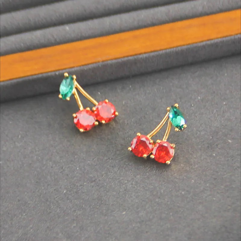Európske a americké módne šperky KS Vintage Pastorálne čerešňové náušnice, Crystal Zircon Inlay Stud náušnice