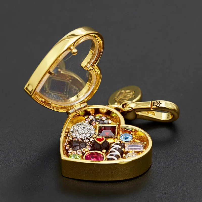Európske a americké smaltované módne priehľadné otvorené milostné čokoládové skrinky prívesok Design Sense Heart Key Chain Norkovne šperky