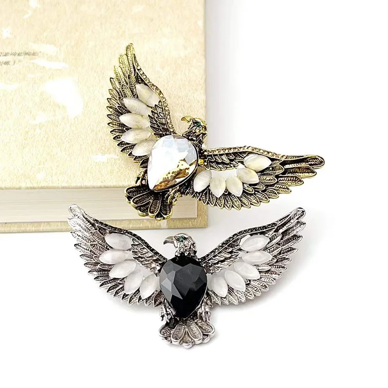 Európske americké vintage mačky očné orla brošňa prehnaná osobnosť okrídlený zvieraťu pin jesenný zimný kabát