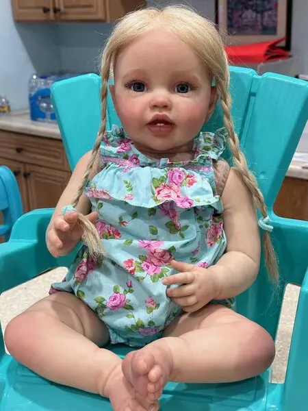 FBBD Prispôsobené obmedzené dodávky 24 palcov Reborn Baby Lottie s ručne zakorenenými vlasmi už dokončená bábika s rôznymi šatami