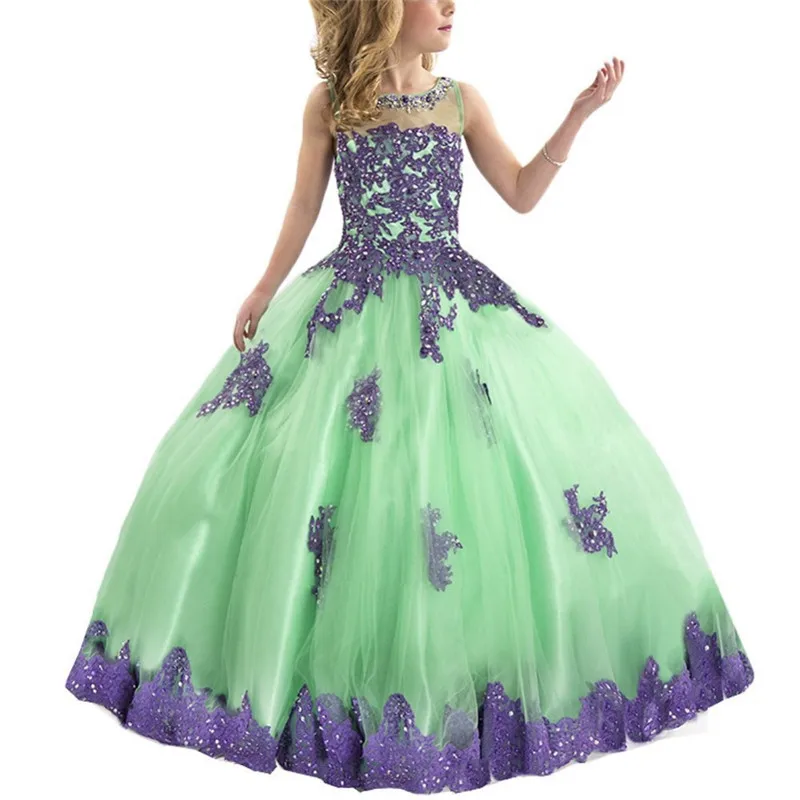 Fialové aplikácie Horúca zelená princezná narodeniny Puffy šaty dlhé sprievodné svadobné hostiny mimo ramenných šaty Tulle Prom Ball Gowns