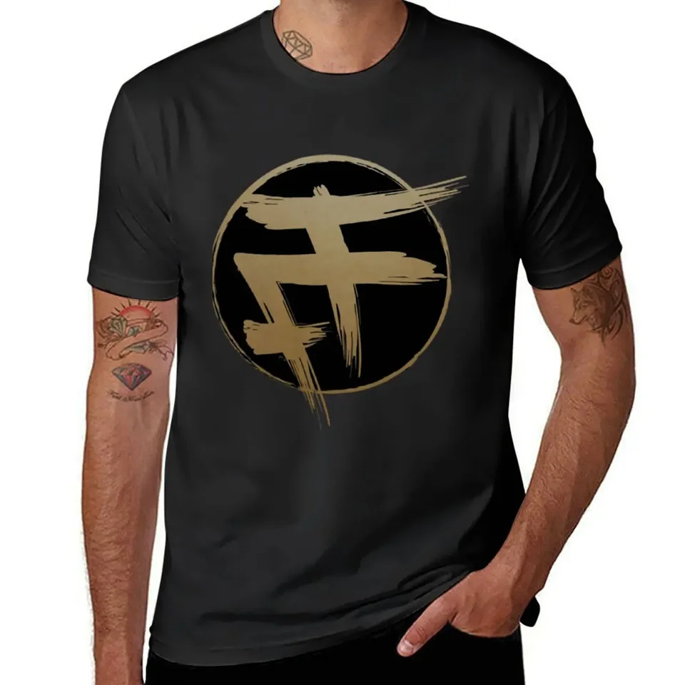 Fonky Family Pekné logo Esenciálne tričko Basketbal Grafické odpalisko na ulici nosia vtipné kostýmy tričko Men