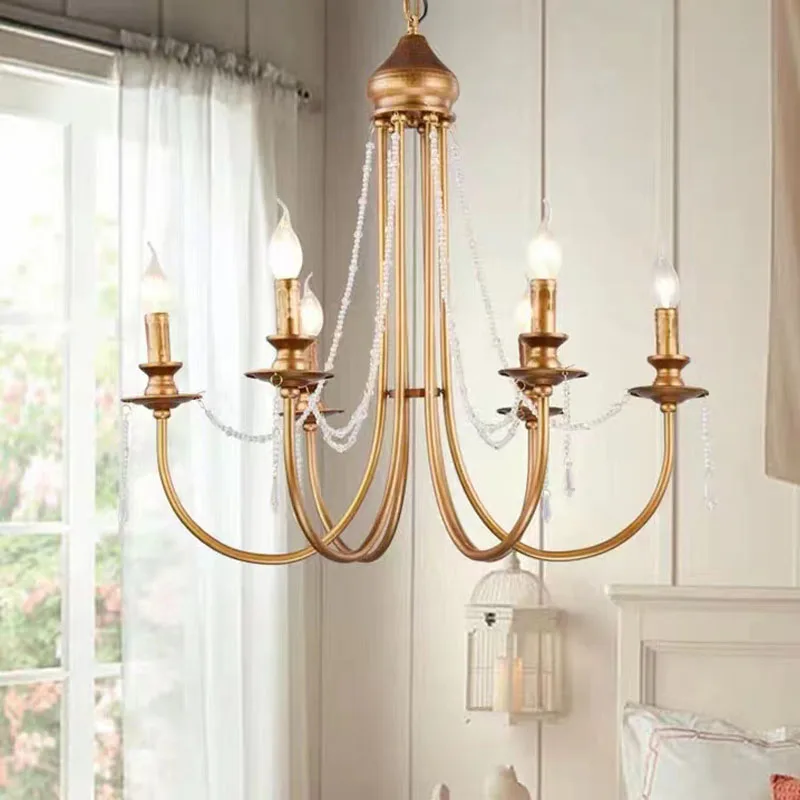 Francúzske romantické svadobné sviečky so zlatými lustrami, európska retro železná umelecká reštaurácia s osvetlením LED Crystal LED
