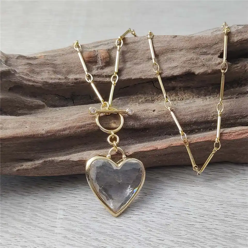 Fuwo Natural Crystal Quartz Neckce, fazetovaný kameň v tvare srdca so 17 